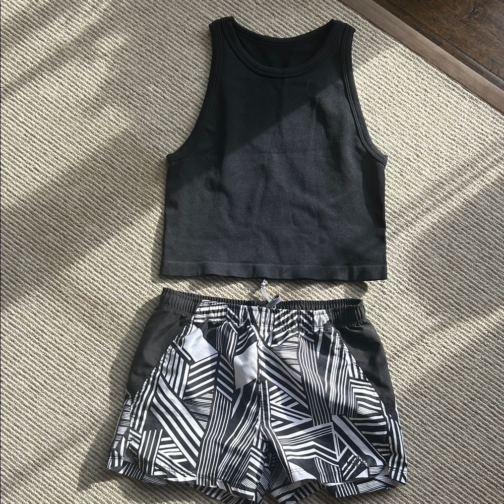 The North Face Black and White Girls' Active Shorts